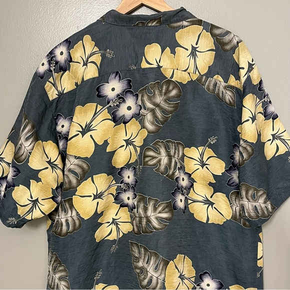 Vintage Tommy Bahama 100% Silk Hawaiian Floral Button Up Short Sleeve Shirt  L - Picture 6 of 13